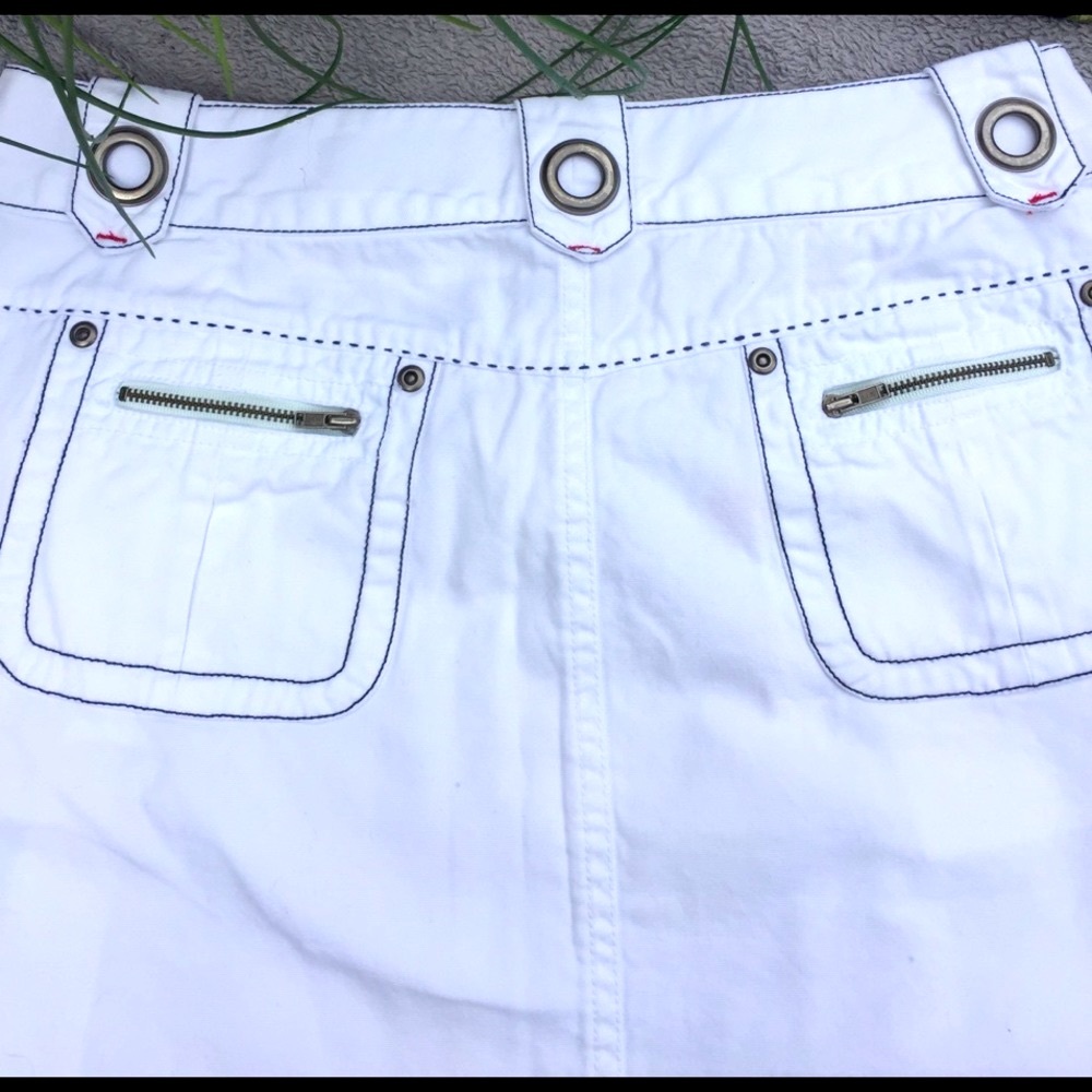 🎉HP🎉 5/27 CAbi Skirt - Picture 3 of 6